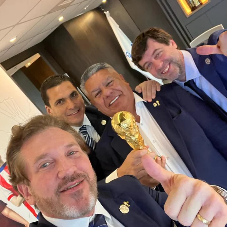 Chiqui Tapia: “Vamos a trabajar con Sergio Massa para tener los permisos del Mundial 2030” Chiqui Tapia: “Vamos a trabajar con Sergio Massa para tener los permisos del Mundial 2030”