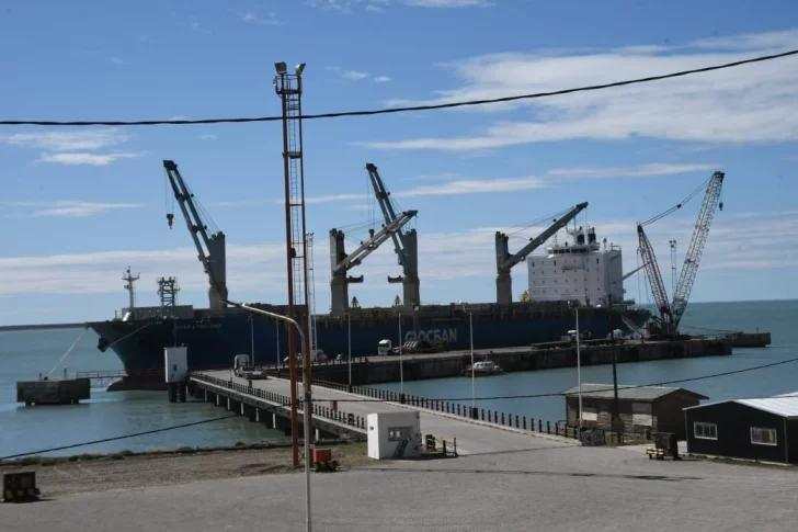 Buscan que el Puerto de Punta Quilla en Santa Cruz reciba y envíe barcos con mercaderías con La Plata