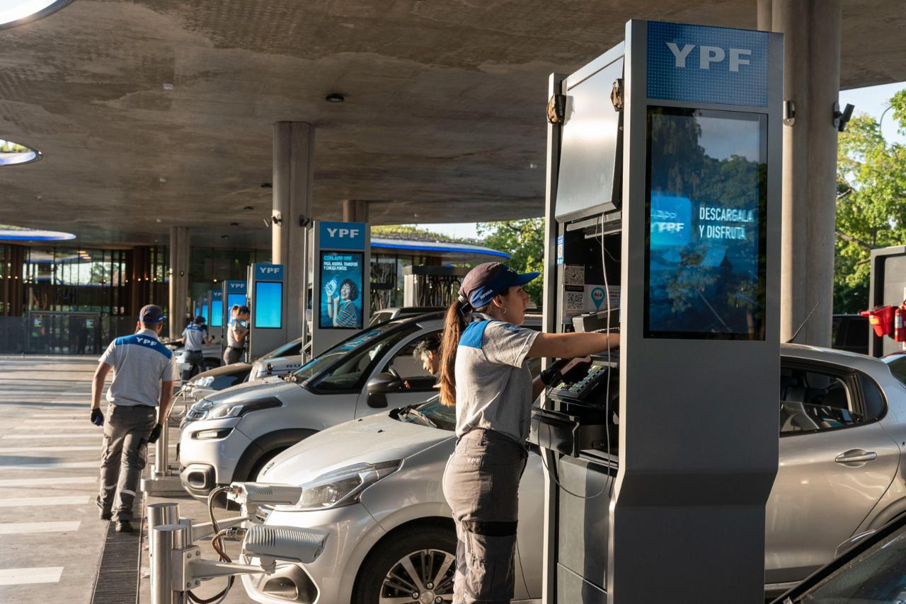 Aumentó la venta de combustible en Argentina por segundo mes consecutivo