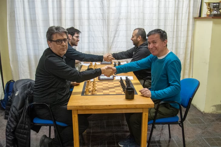 Torneo Mayor de Ajedrez en Río Gallegos: Mijhael Harasic empató con Walter Díaz en la primera ronda