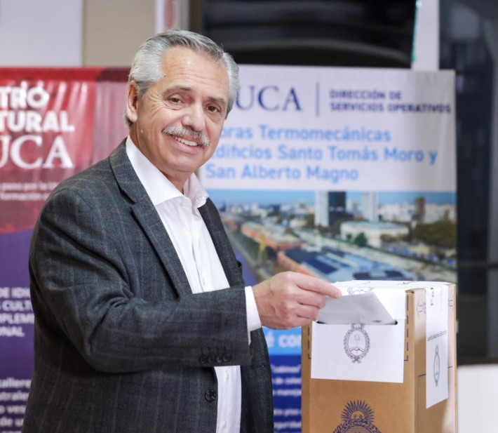 Alberto Fernández: “A 40 años de democracia, los argentinos están decidiendo su futuro”