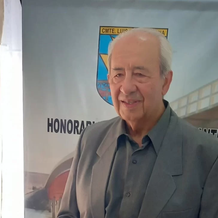 Reconocen al Dr. Héctor Juan Bitti por sus 50 años de trabajo en Piedra Buena Reconocen al Dr. Héctor Juan Bitti por sus 50 años de trabajo en Piedra Buena