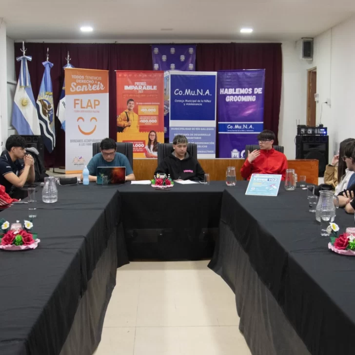 COMUNA y una propuesta de agenda de trabajo “con los chicos y las chicas” COMUNA y una propuesta de agenda de trabajo “con los chicos y las chicas”