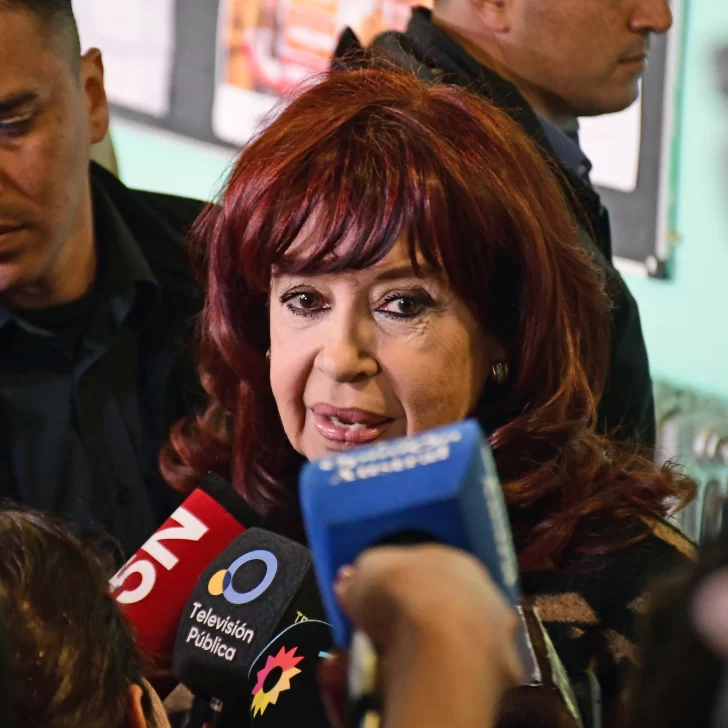 Cristina Kirchner pidió un gran acuerdo nacional “para ver cómo salimos del brete de la deuda” con el FMI Cristina Kirchner pidió un gran acuerdo nacional “para ver cómo salimos del brete de la deuda” con el FMI