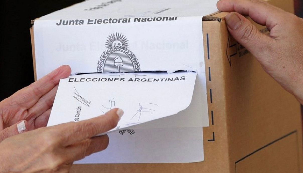 Así votan presidente los famosos en las Elecciones 2023