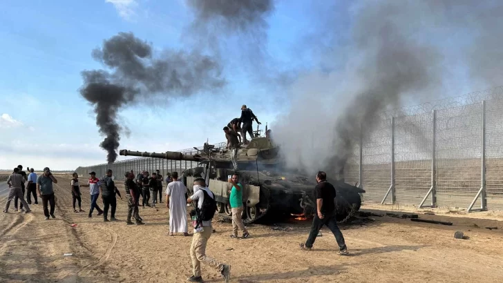 Aseguran que aún hay fuerzas Hamás infiltradas y el ejército de Israel confirmó 57 soldados muertos