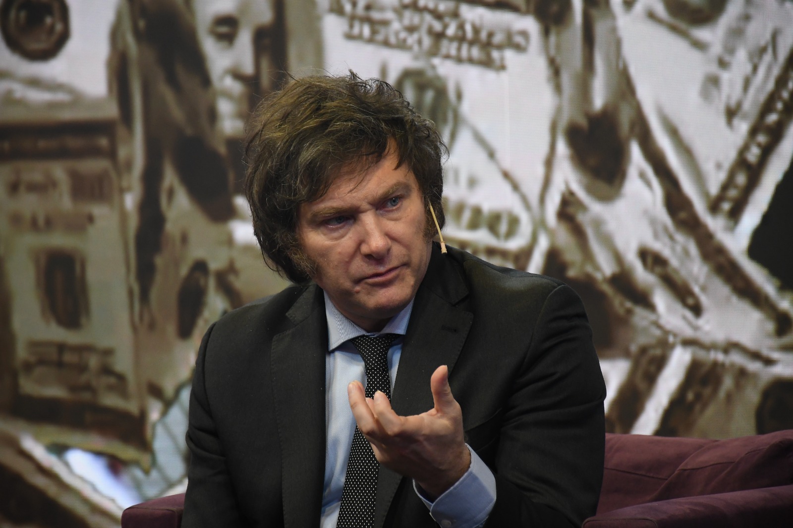 Javier Milei habló de la corrida del dólar: “Si quieren encontrar a los responsables mírense en el espejo”