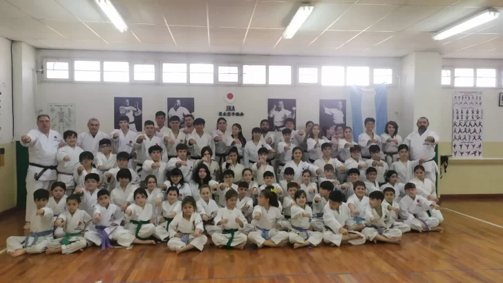 76 santacruceños competirán en un torneo de Karate en Chaco