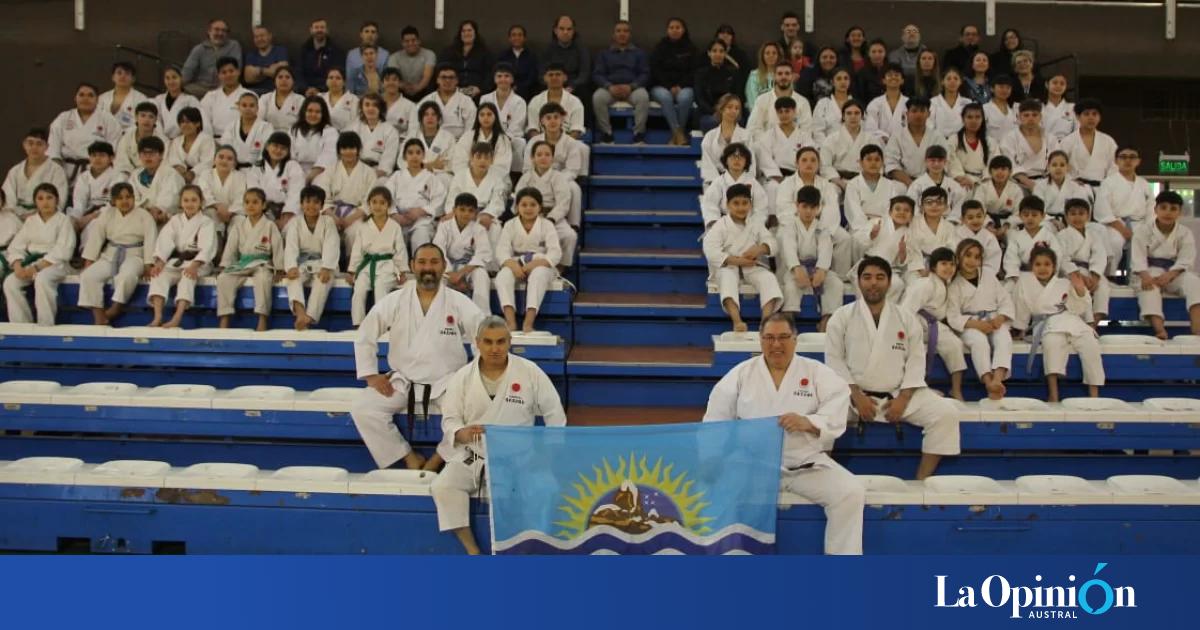 Masivo entrenamiento de Karate JKA en el Boxing Clubprevio al