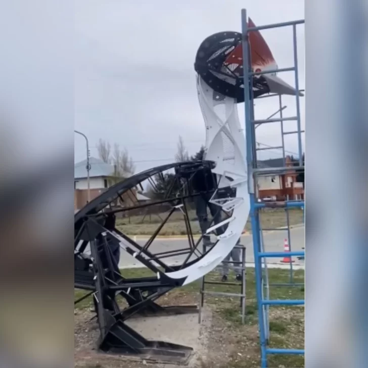 Instalaron una escultura de Macá Tobiano en Río Gallegos