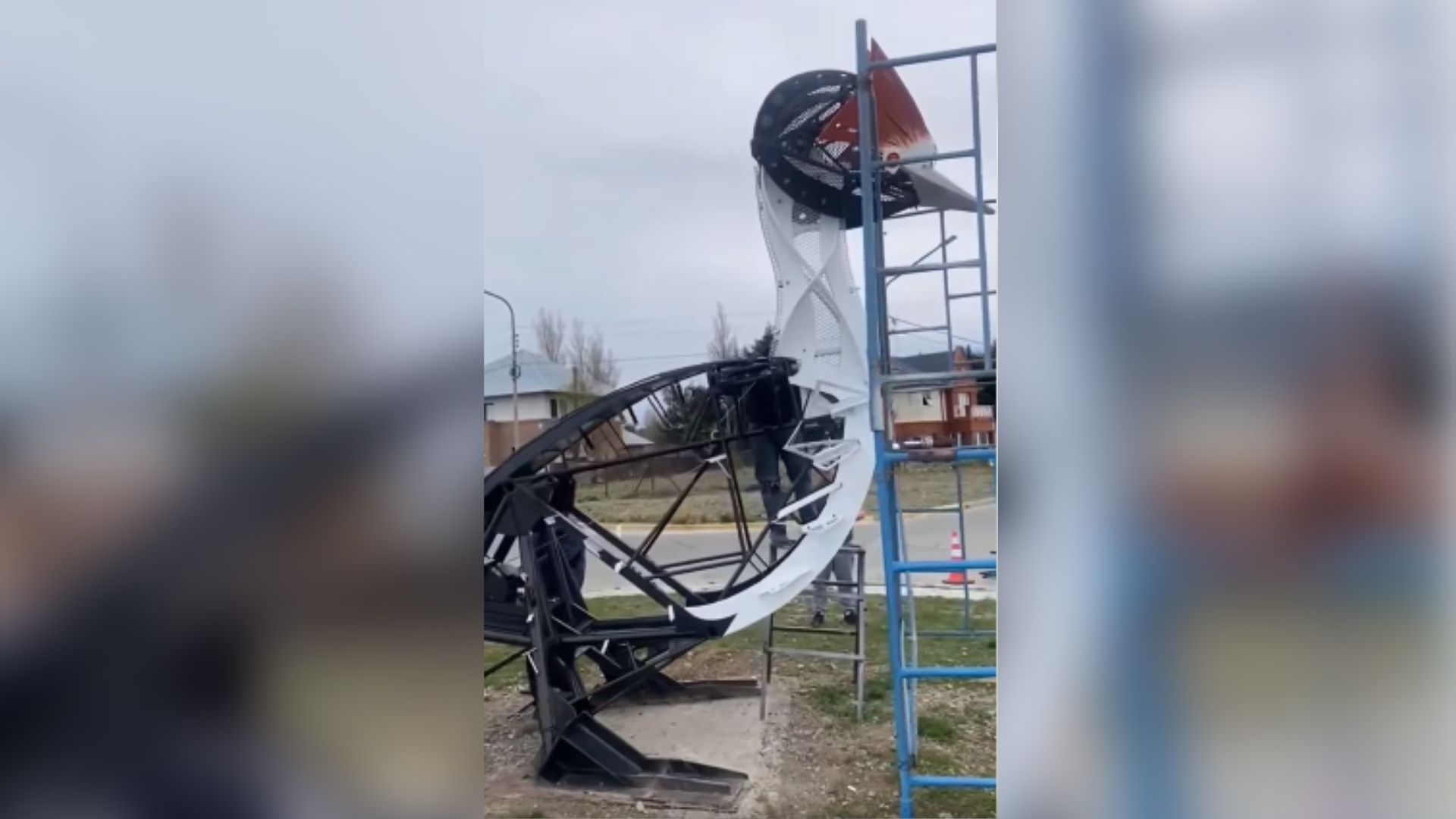 Instalaron una escultura de Macá Tobiano en Río Gallegos