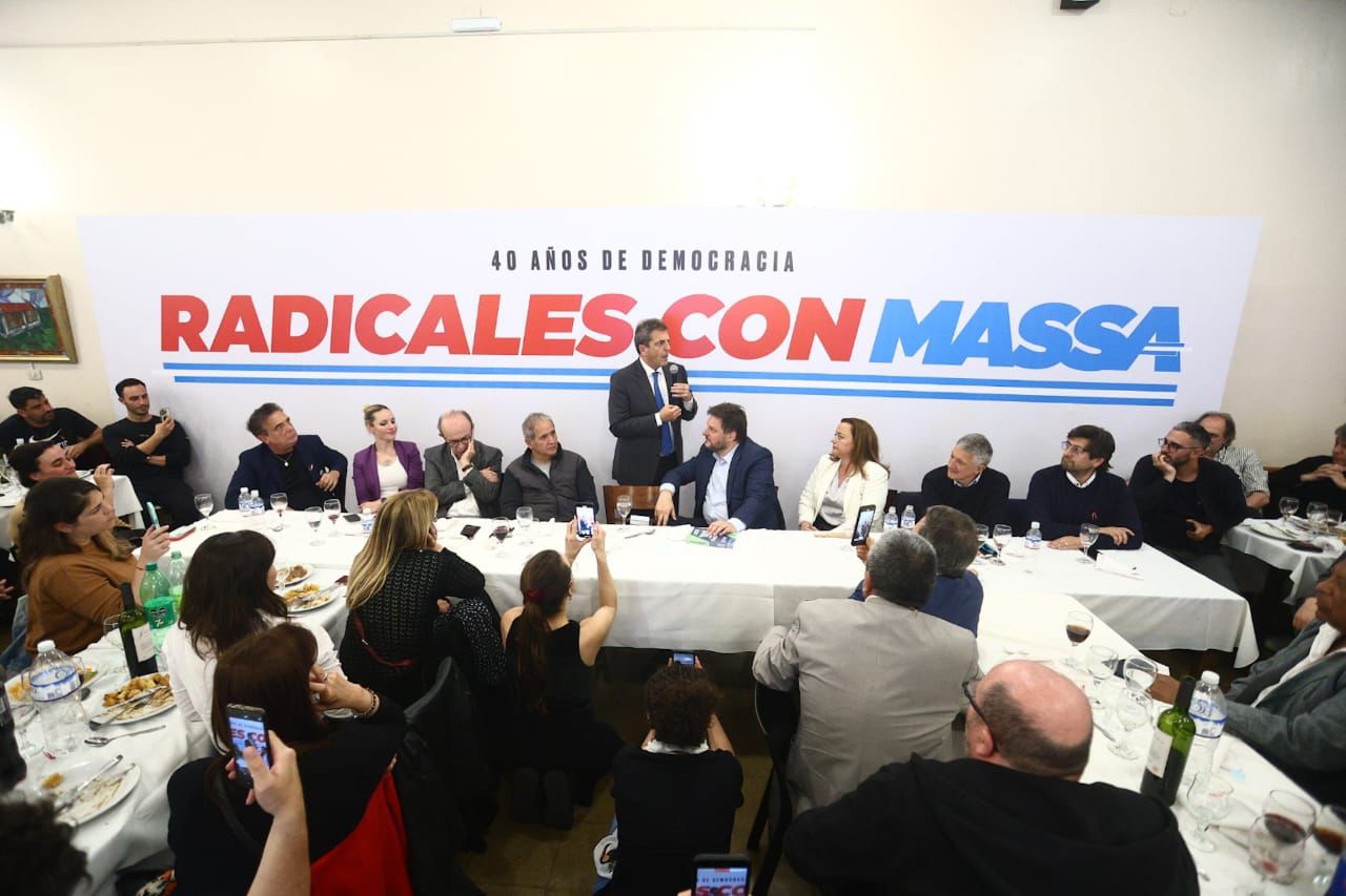 Ante un sector del radicalismo, Sergio Massa llamó a “construir una nueva mayoría”