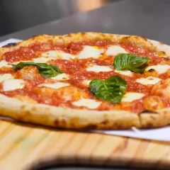 Receta de pizza casera: cómo hacer una masa suave y crocante