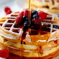 Receta fácil de waffles dulces para disfrutarlos recién preparados en casa