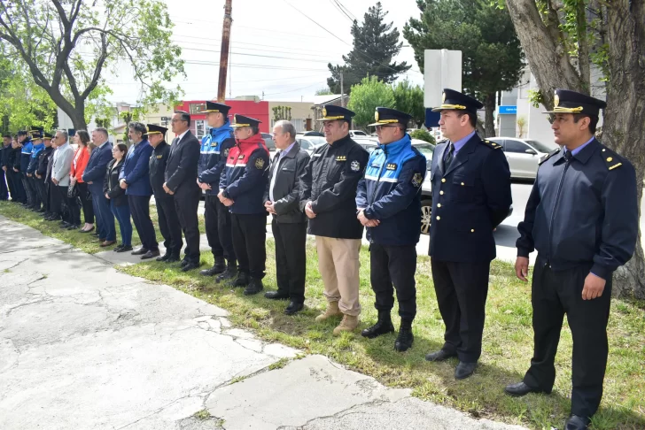 Con actos y desfiles, hoy se celebra el 139° aniversario de la creación de la Policía de Santa Cruz