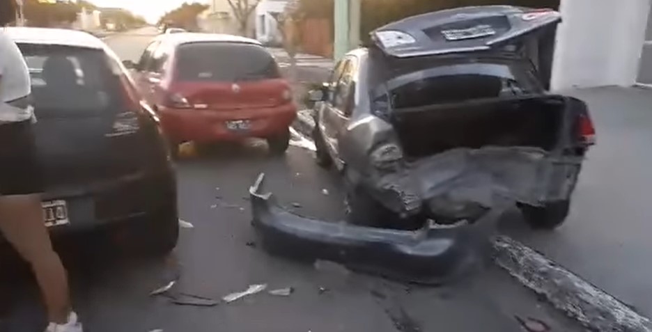 Perdió el control de su auto y provocó un choque en cadena en el centro de Las Heras