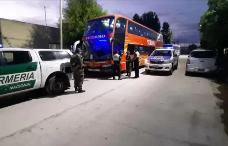 Detuvieron a gendarmes de alto rango por coimas y sobornos secuestraron más de $150 millones, dólares y autos de lujo