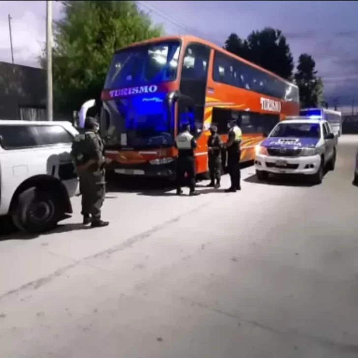 Detuvieron a gendarmes de alto rango por coimas y sobornos secuestraron más de $150 millones, dólares y autos de lujo