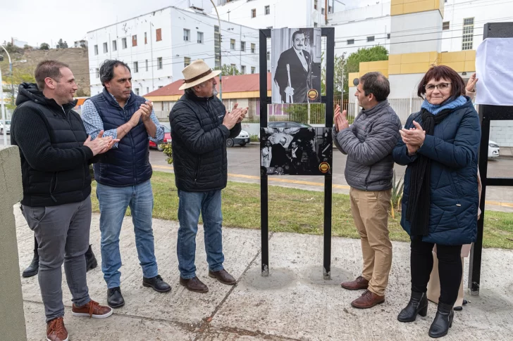 Funcionarios-Acto-40-anos-de-Democracia-728x485