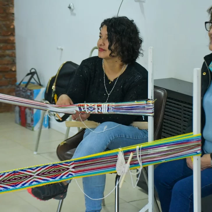 Taller de telar tehuelche realizó su muestra anual: “Es un lugar de circulación de saberes”