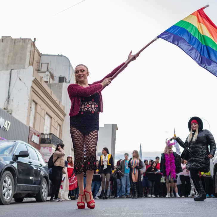 Bajo la consigna “Ley Antidiscriminatoria Nacional ya”, Comodoro Rivadavia marchó por el orgullo