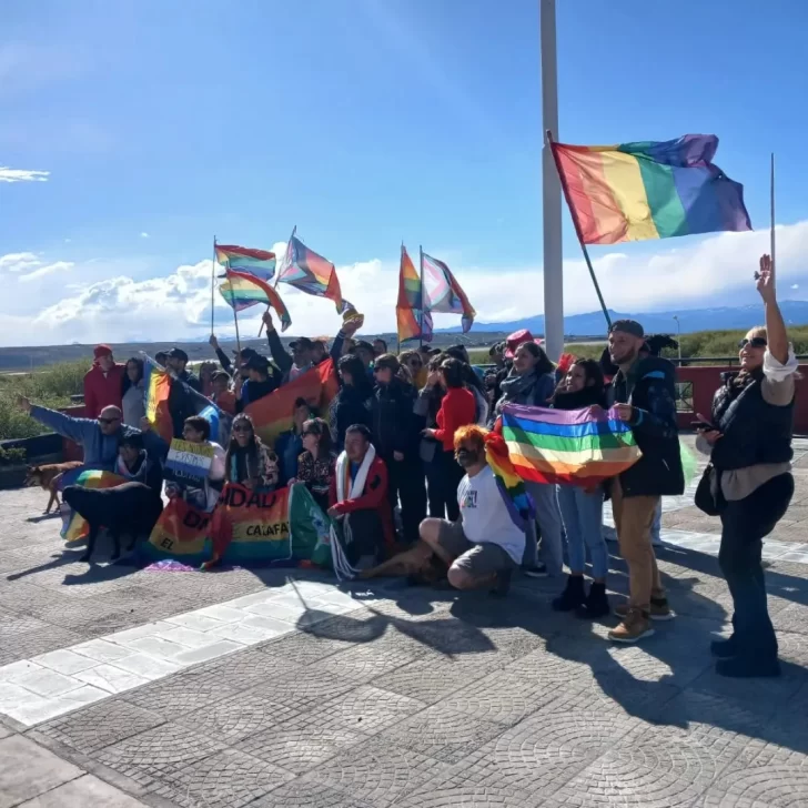 Marcha-del-orgullo-El-Calafate-2023-728x728 Marcha-del-orgullo-El-Calafate-2023-728x728