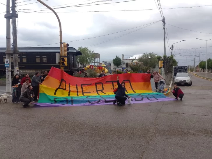 Marcha-del-orgullo-Puerto-Deseado-2023-1-728x546