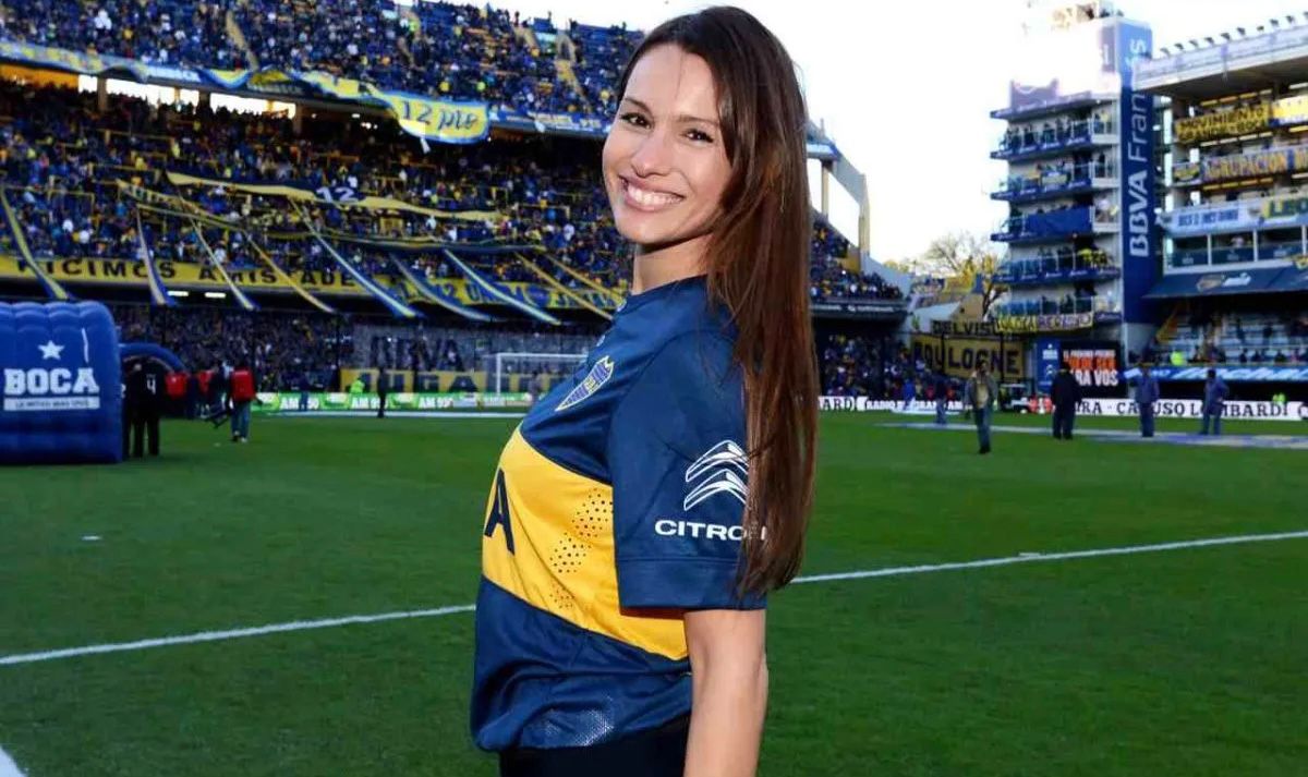 El tierno gesto de Pampita con un pequeño hincha de Boca: “Al fin”