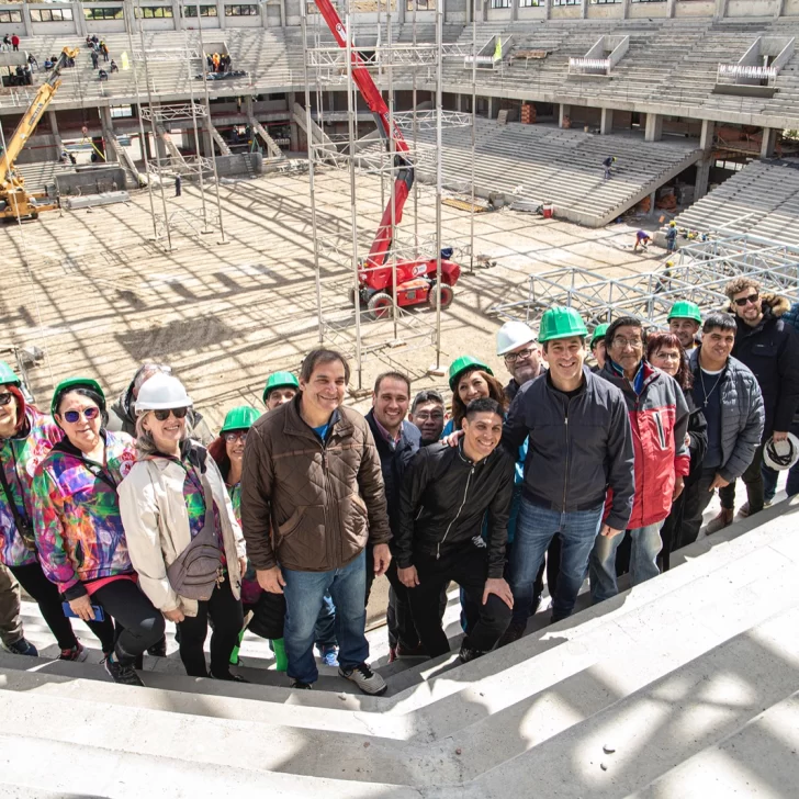Luque recorrió la obra del Estadio Centenario junto a deportistas y dirigentes