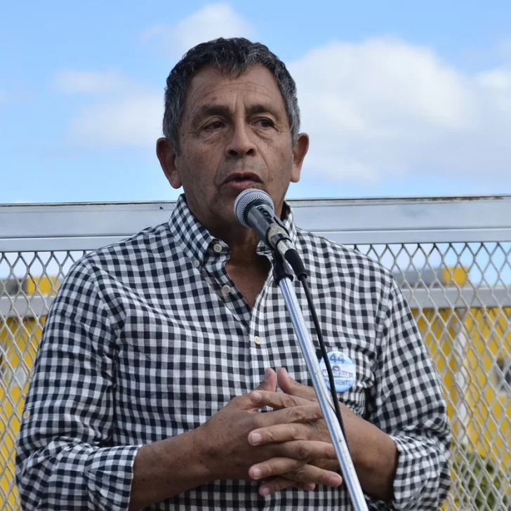 Escultor Víctor Burgos realizará homenaje a los tripulantes del ARA San Juan en Río Gallegos