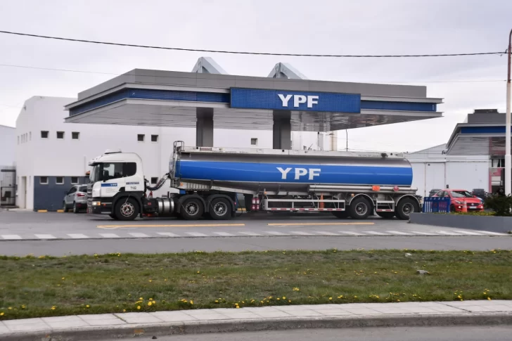 De a poco, se normaliza el abastecimiento de combustible en Río Gallegos