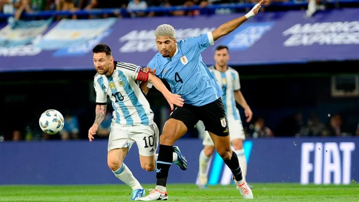Argentina pagó caro dos equivocaciones y perdió contra Uruguay