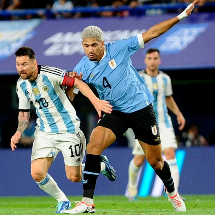 Argentina pagó caro dos equivocaciones y perdió contra Uruguay