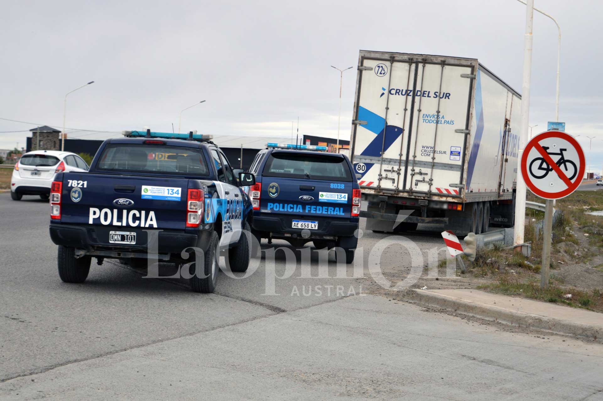 Investigan si un camionero dejó un millonario cargamento de cocaína en Río Gallegos: le hallaron 13 mil dólares