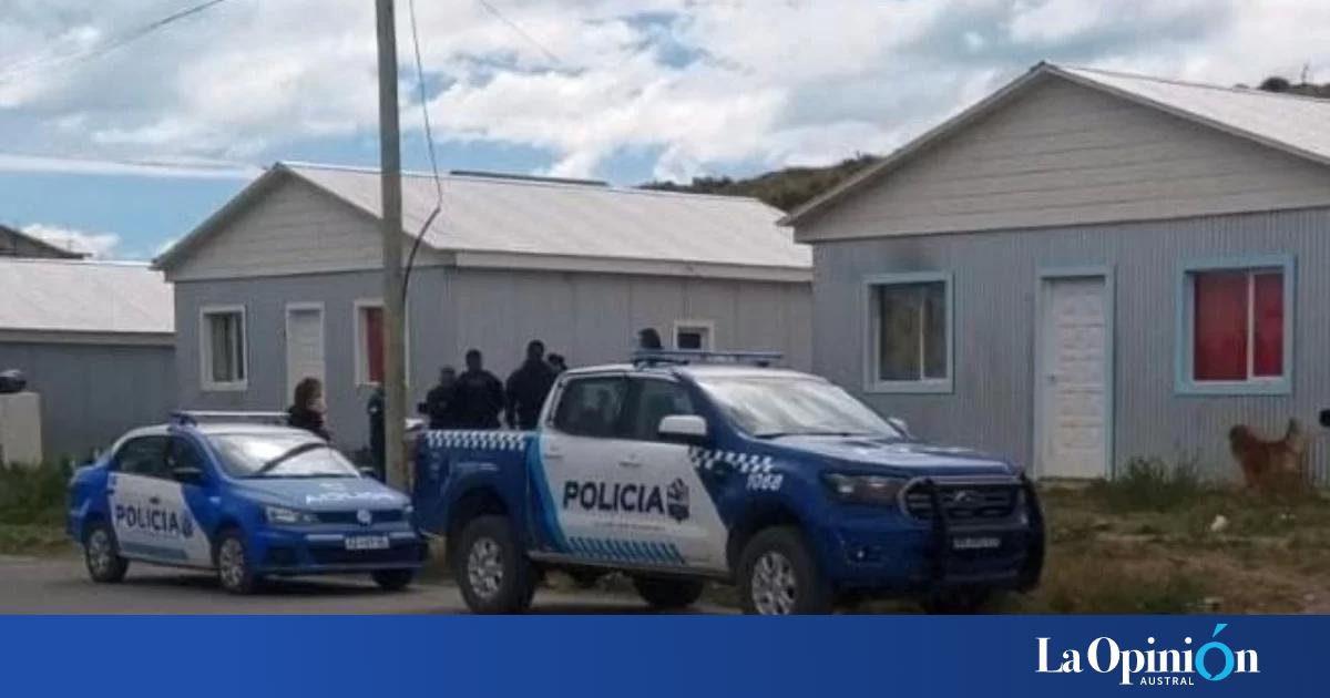 Detienen a un hombre por robar un celular a punta de cuchillo en El ...