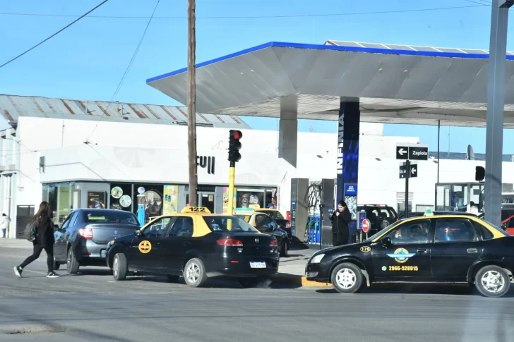 estaciones-de-servicio-rio-gallegos-combustible-nafta-d0239jd-7-728x485