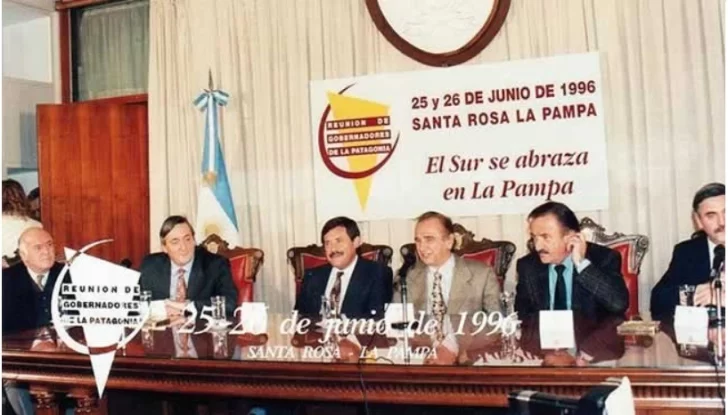 tratado-patagonia-gobernadores-1996-nestor-2093jd2-728x415 tratado-patagonia-gobernadores-1996-nestor-2093jd2-728x415