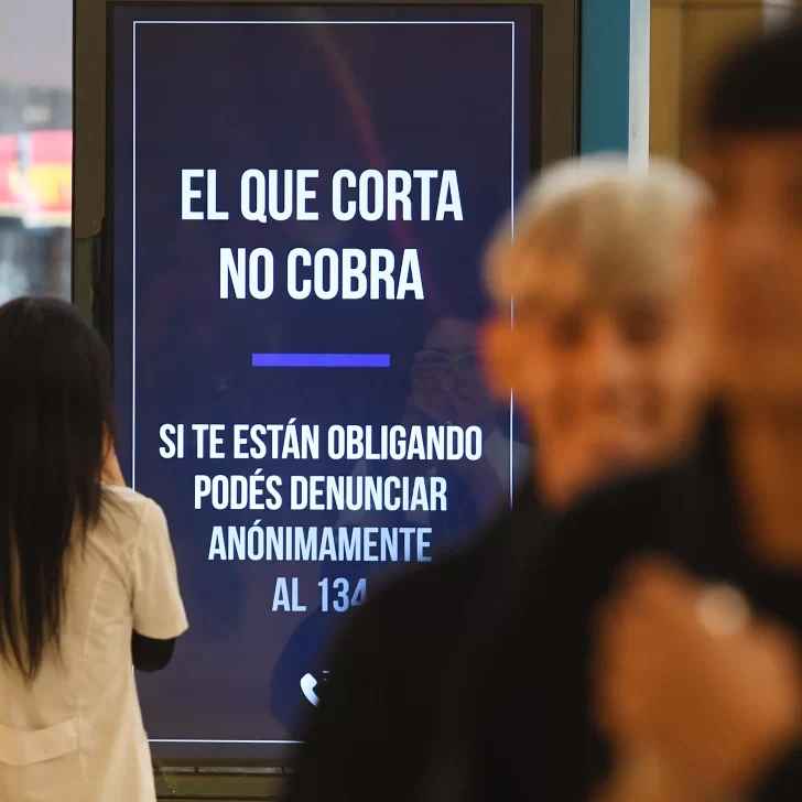 El Ministerio de Seguridad colocó carteles con la leyenda “El que corta no cobra”