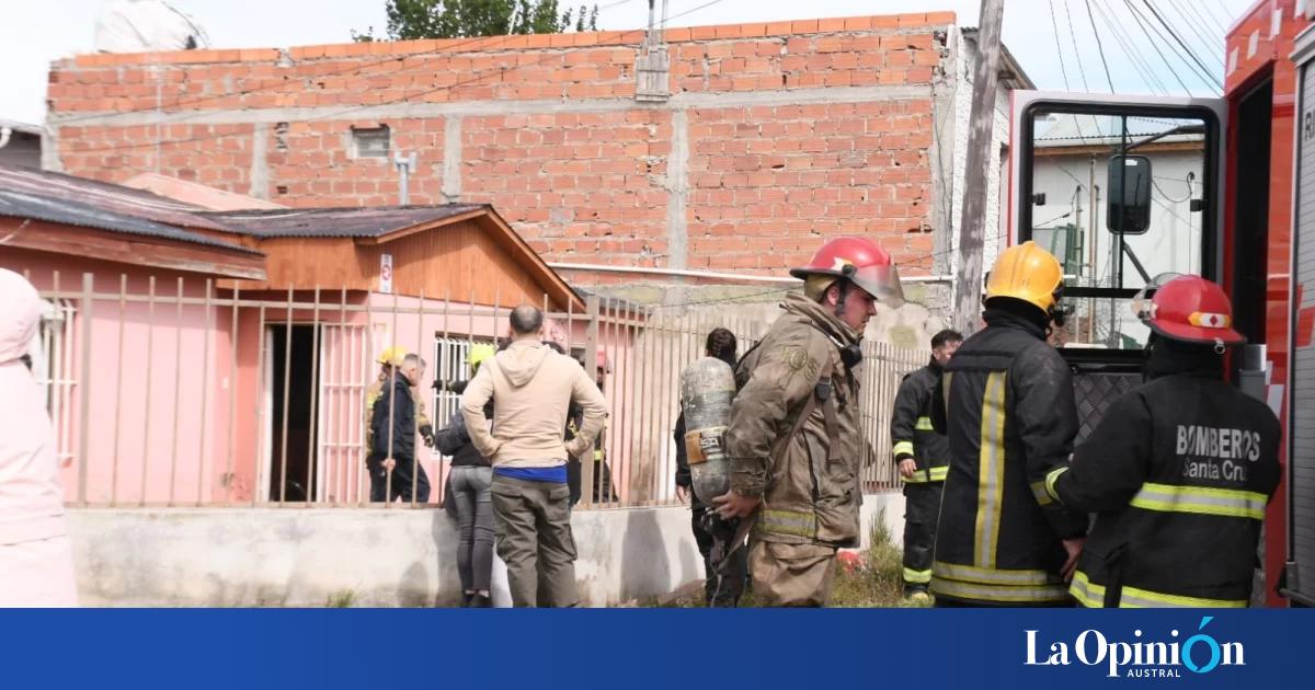 Voraz Incendio En Una Vivienda De Río Gallegos: Bomberos Y Personal ...