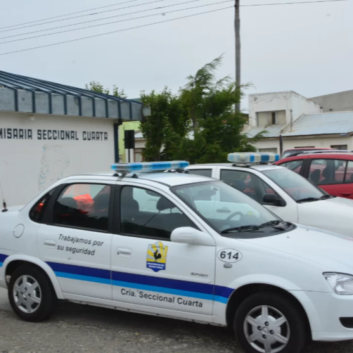 La Policía recuperó tablets denunciadas como robadas tras allanamiento en una casa del barrio Belgrano La Policía recuperó tablets denunciadas como robadas tras allanamiento en una casa del barrio Belgrano