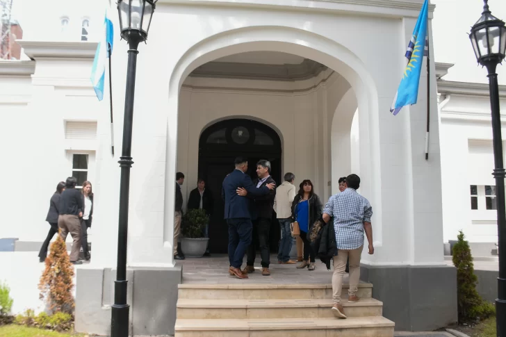 Claudio Vidal gobernador: primer día de trabajo en Casa de Gobierno