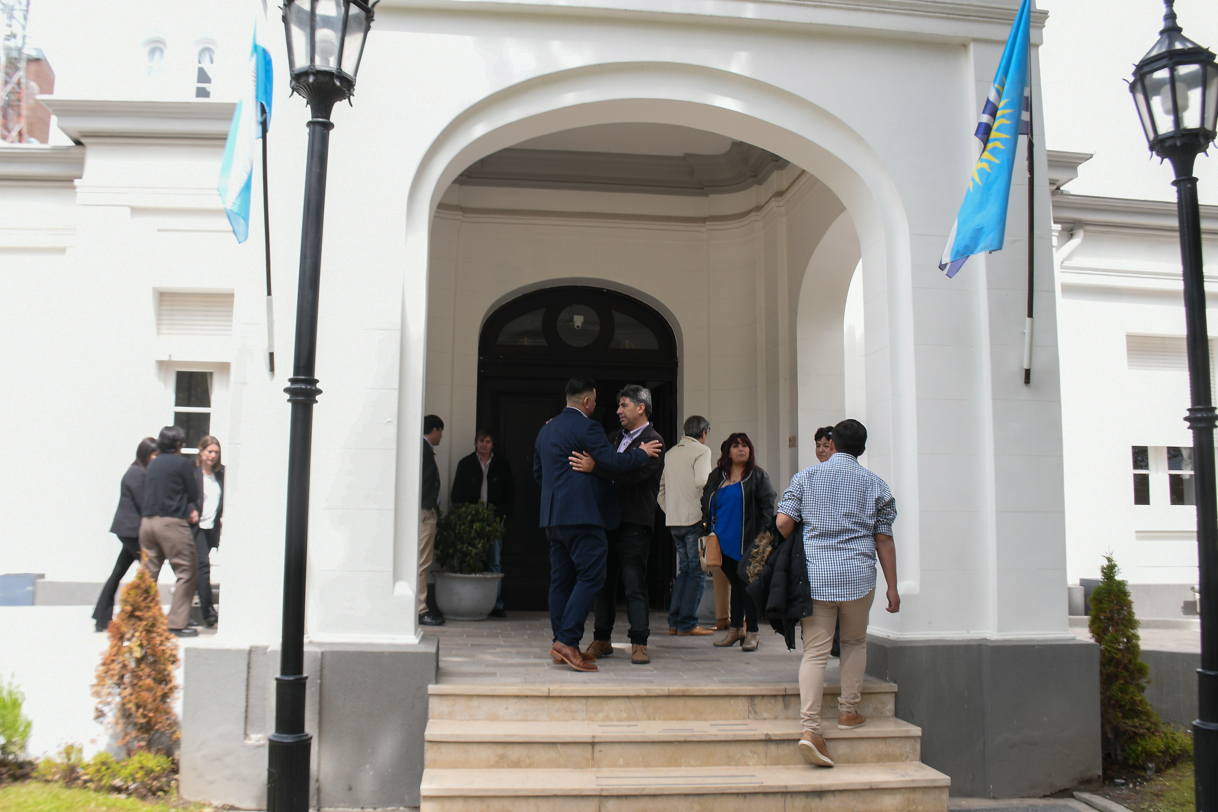 Claudio Vidal gobernador: primer día de trabajo en Casa de Gobierno