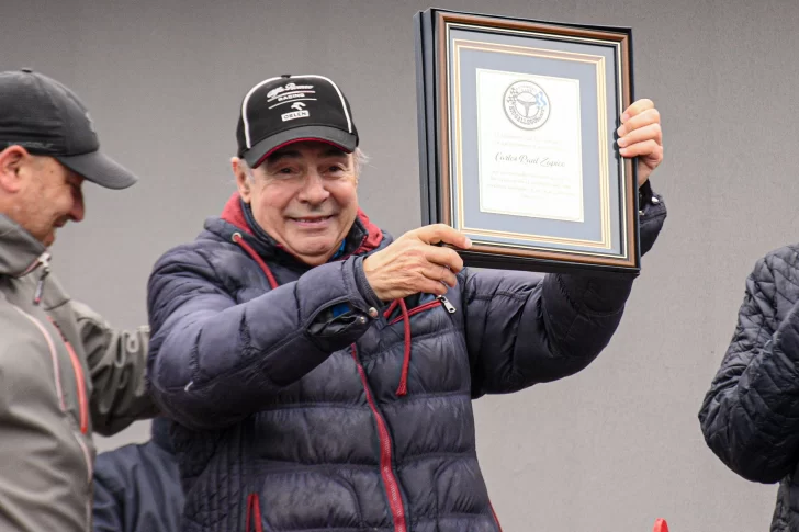 La última vuelta: el emotivo homenaje a Carlos Raúl Zapico en su ultima transmisión desde el Automóvil Club  