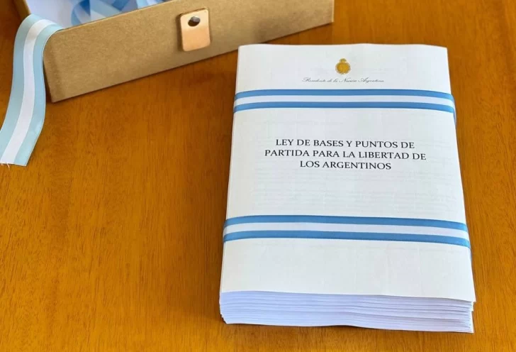 La ley Ómnibus ya llegó al Congreso: qué dice el texto completo