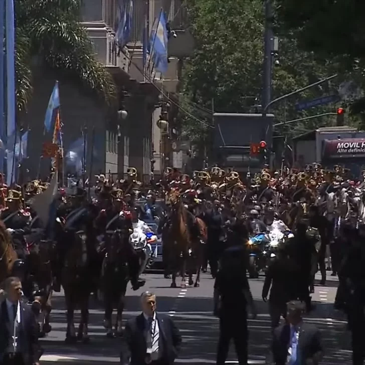 Tras jurar en el Congreso, Javier Milei se dirige hacia la Casa Rosada