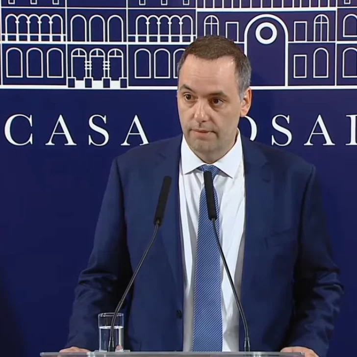 Manuel Adorni: “No hay plata y se va a respetar a rajatabla el equilibrio fiscal” Manuel Adorni: “No hay plata y se va a respetar a rajatabla el equilibrio fiscal”