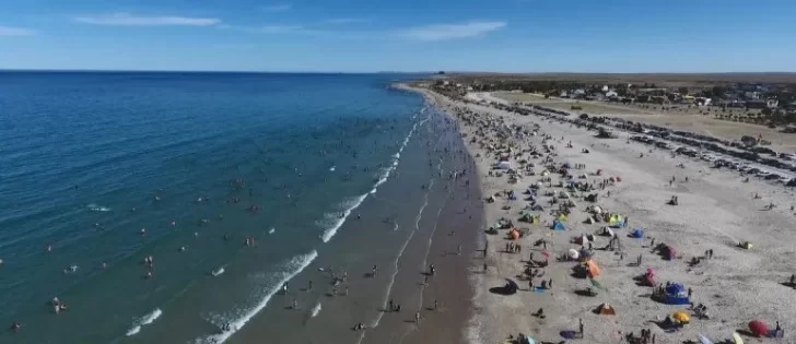Playas Doradas el paraíso de la Patagonia Argentina con agua cálida y arenas únicas