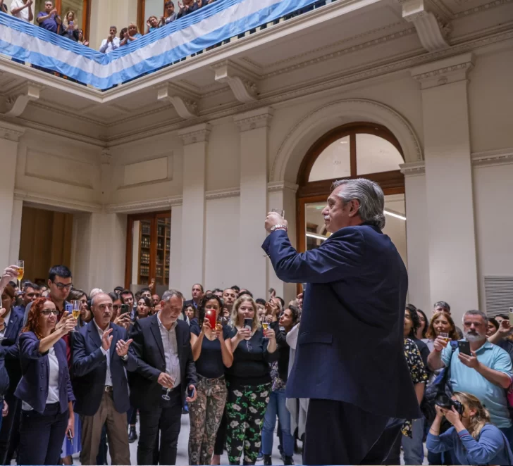 Alberto Fernández se despidió de la Casa Rosada: “Estamos dejando un país en marcha”