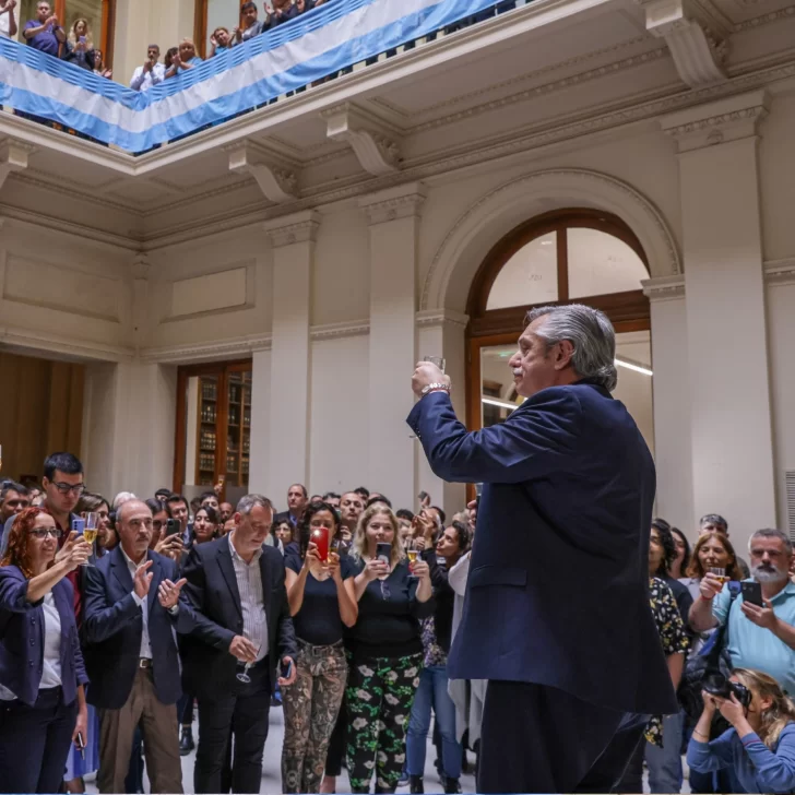 Alberto Fernández se despidió de la Casa Rosada: “Estamos dejando un país en marcha”