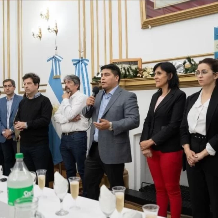 En el brindis de fin de año, el Gobernador exhortó a “poner de pie a nuestra provincia”